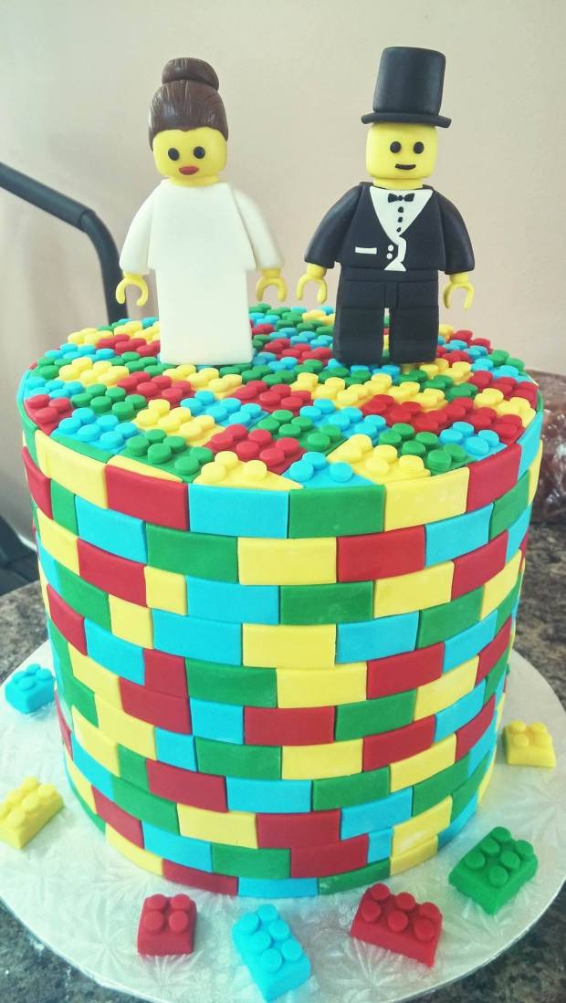 Lego Bride And Groom Fondant Cake Toppers! – The Lovely Baker